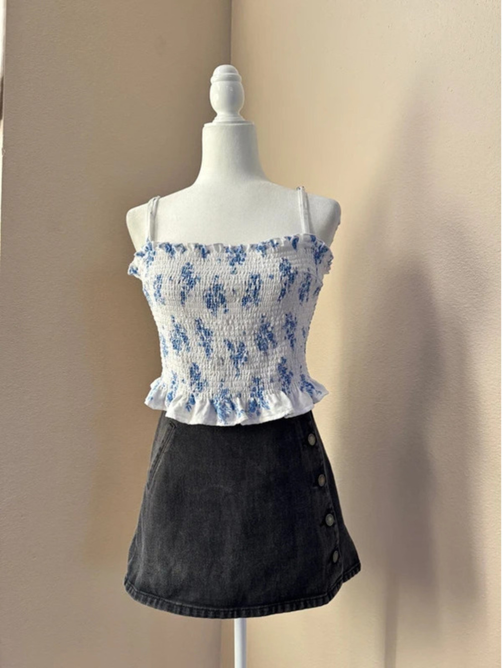 Hollister top
